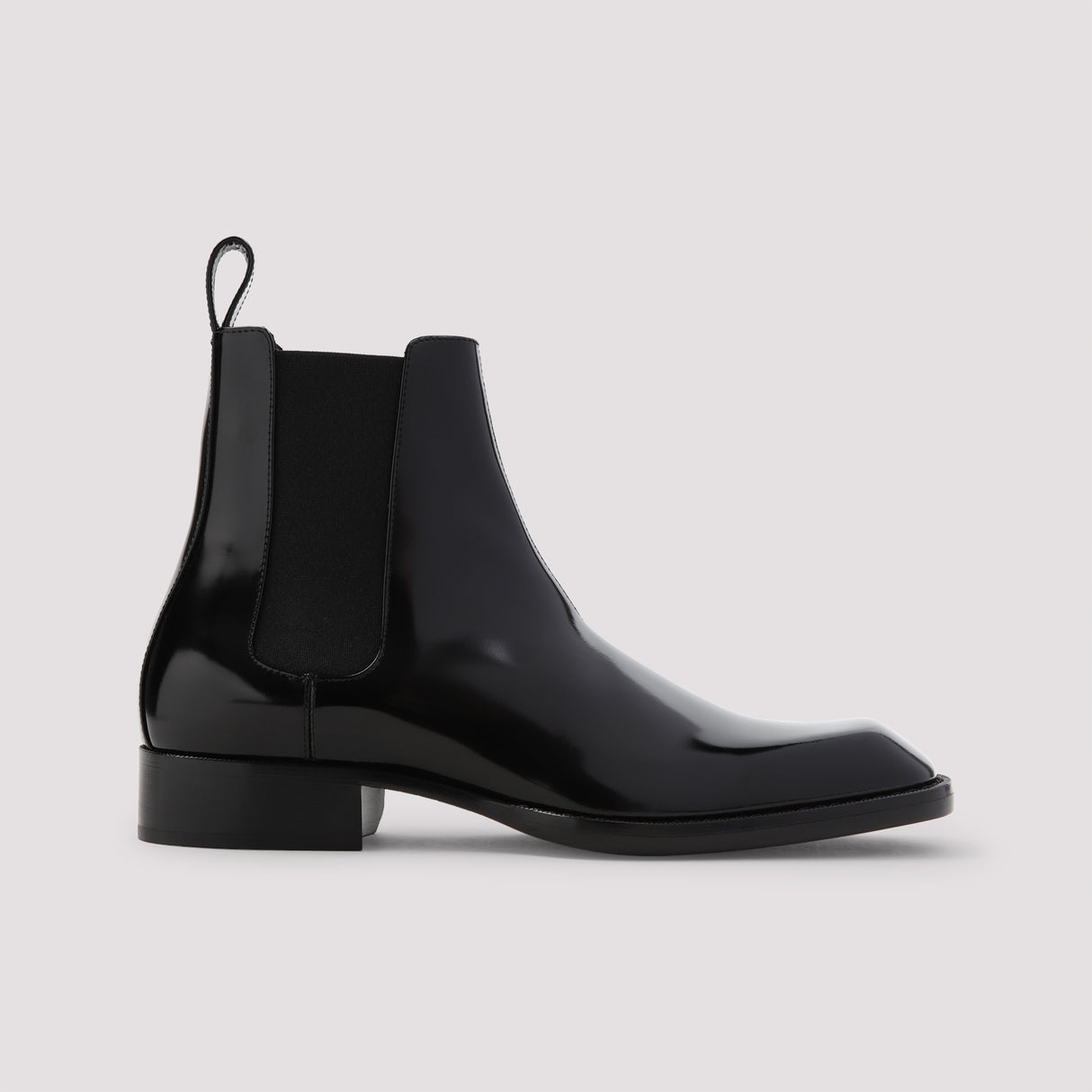 SAINT LAURENT Vadim Chelsea Boots with 2.5cm Heel