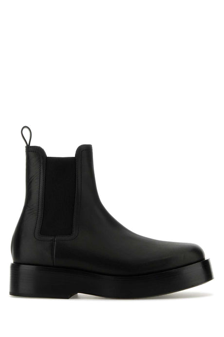 BOTTEGA VENETA Stylish Leather Chelsea Ankle Boots for Men - Classic Design