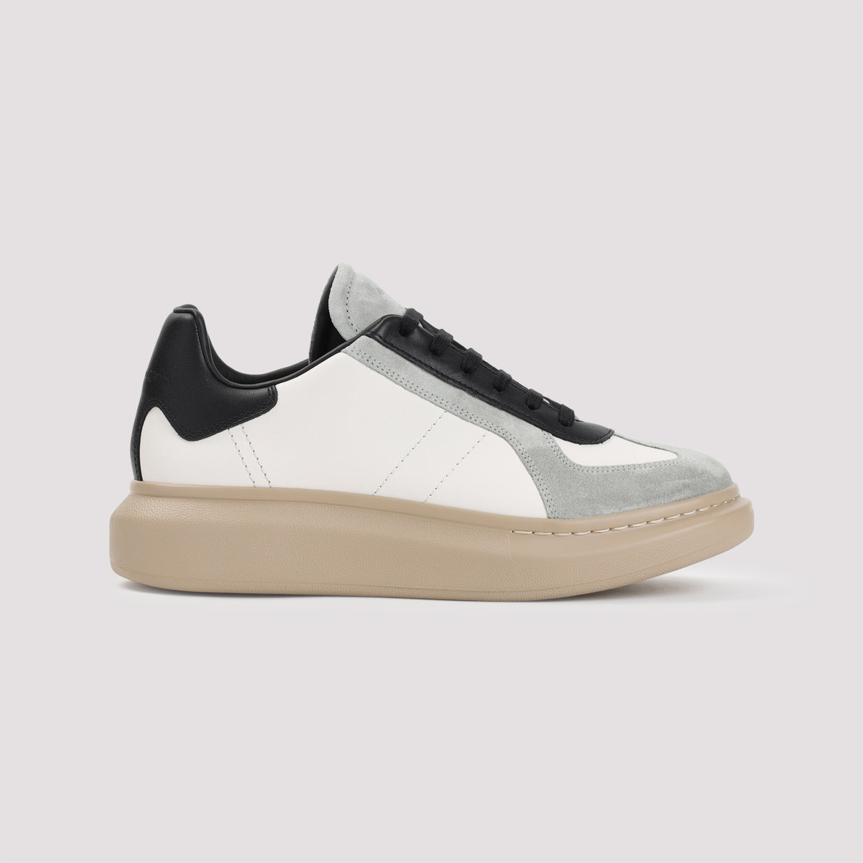 ALEXANDER MCQUEEN Elevated Sneaker: Fashionable Footwear for SS25