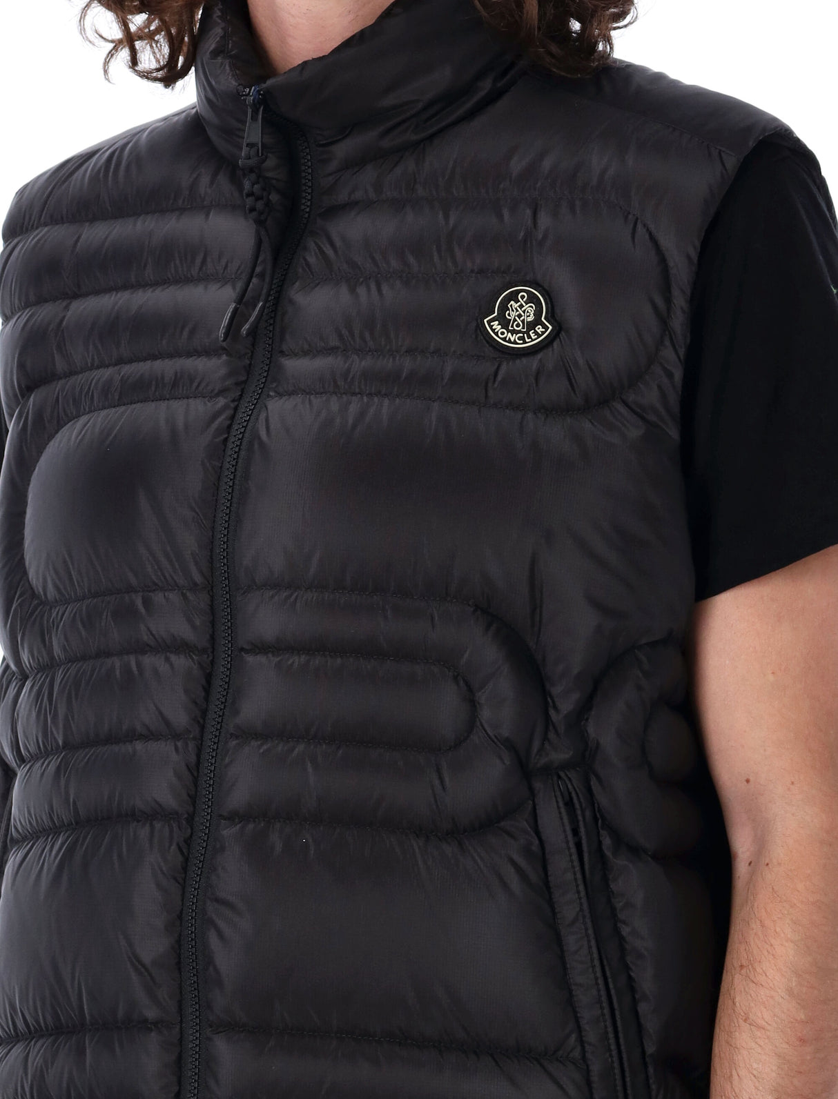 MONCLER Men's High Neck Snake-Quilted Down Gilet - Size 4