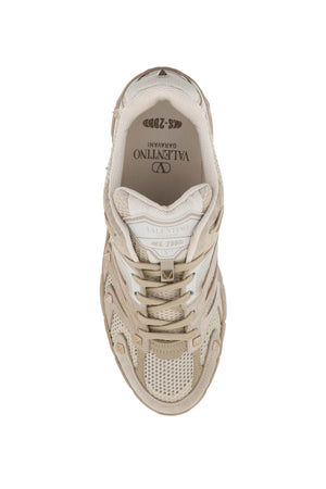 VALENTINO GARAVANI Luxury Low-Top Leather Rockstud Sneakers