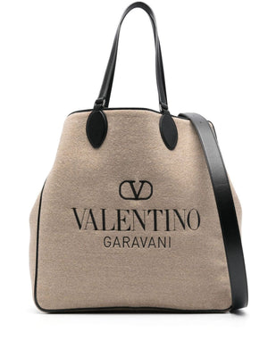 VALENTINO GARAVANI メンズSS24 ベージュ レザーホルダー付きハンドバッグ