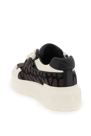 VALENTINO GARAVANI XL One Stud Low-Top Sneakers