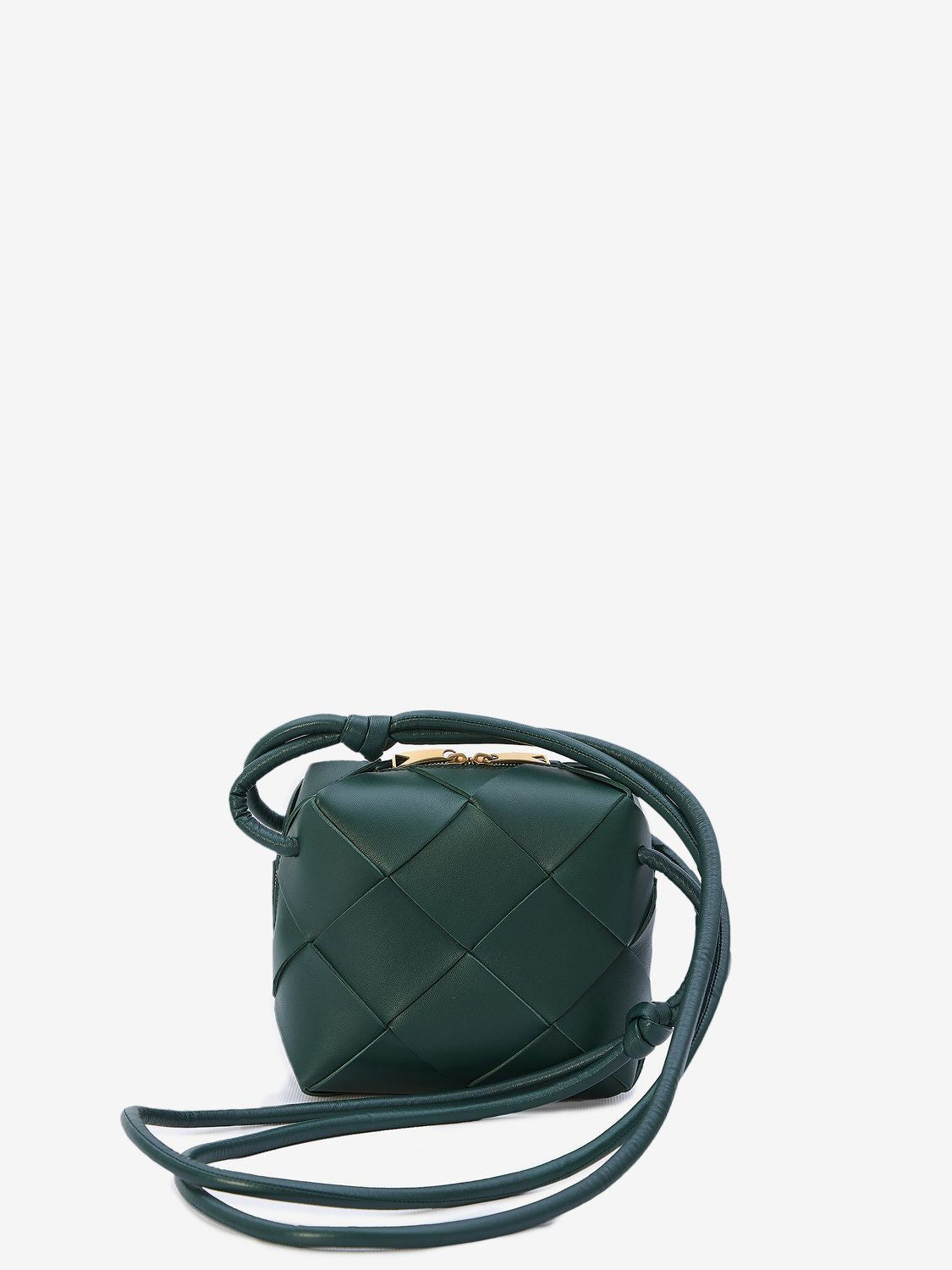 BOTTEGA VENETA 女性用シックなグレーの手織りラフィアショルダーバッグ