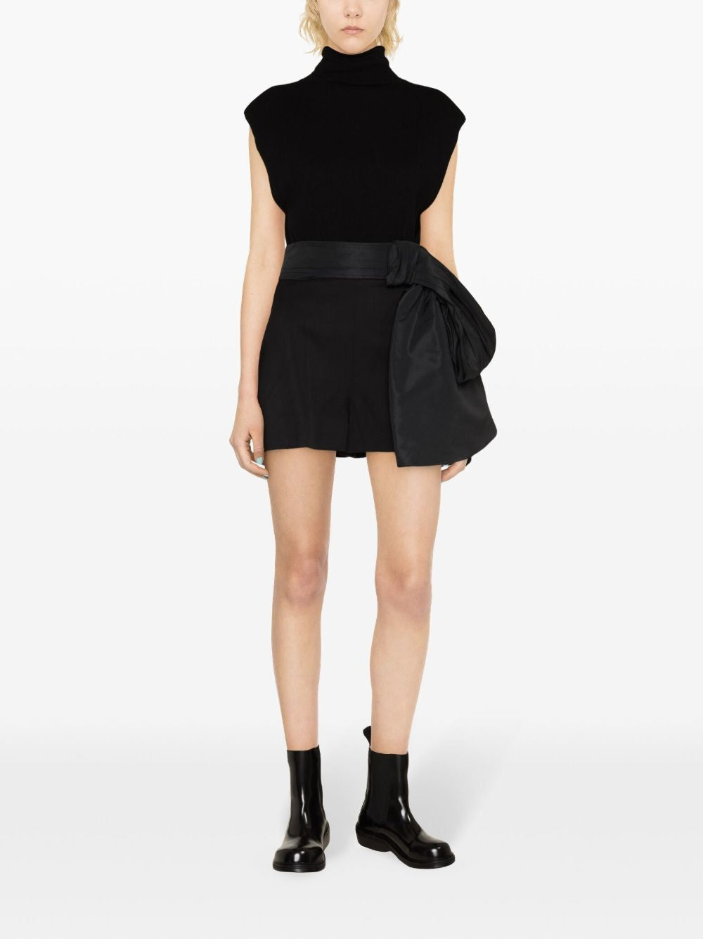 ALEXANDER MCQUEEN Elegant Wool Mini Shorts with Decorative Bow