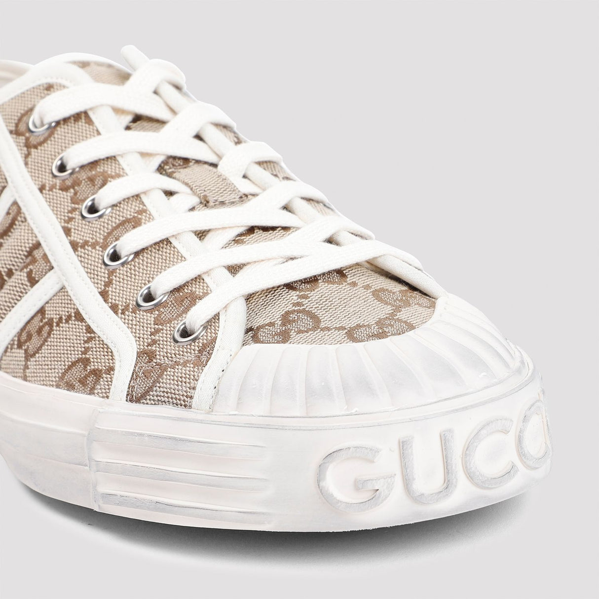 GUCCI ヌードカラーのファッションスニーカー