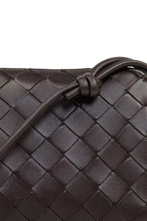 BOTTEGA VENETA 編み込みナッパミニレザーポーチ