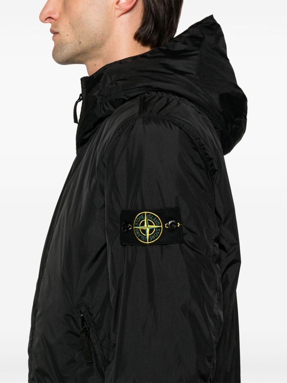 STONE ISLAND 紺色フード付きジャケット（メンズ）