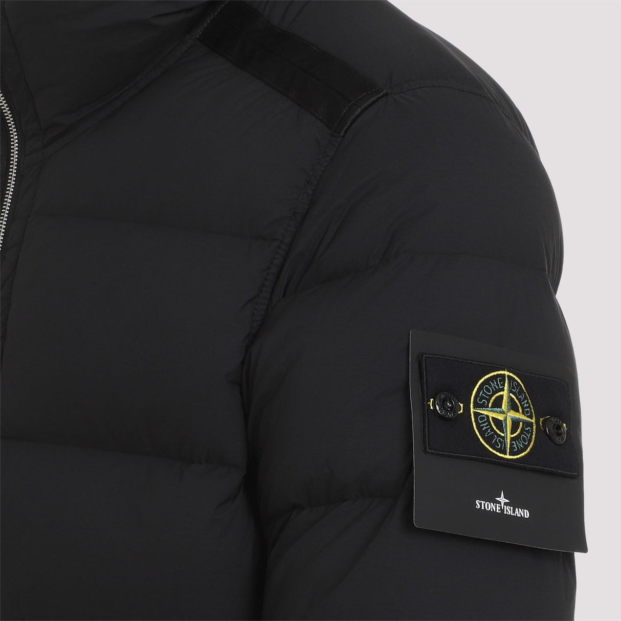 STONE ISLAND エリート黒ダウンジャケット