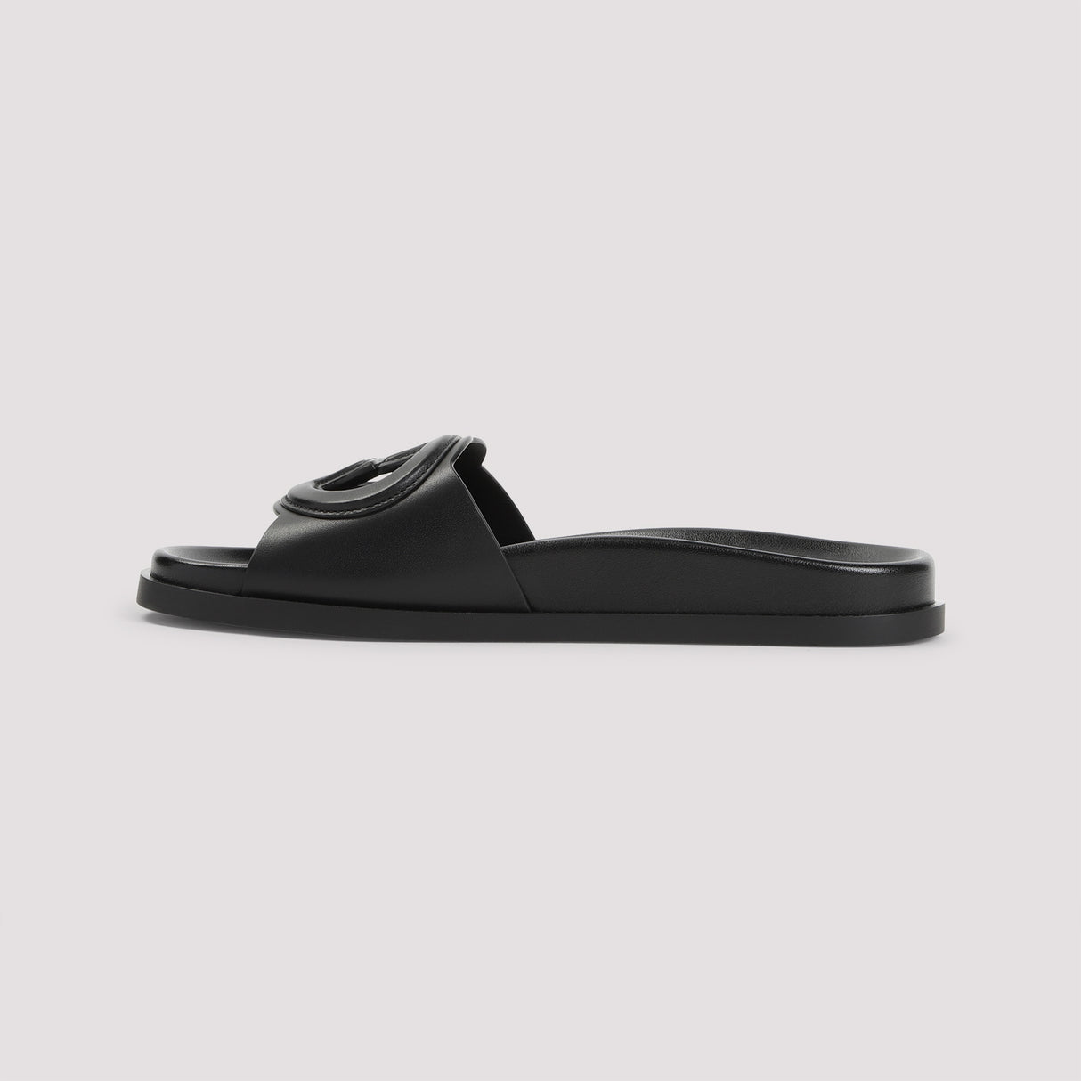 GUCCI Stylish Cut Flat Sandals for Women