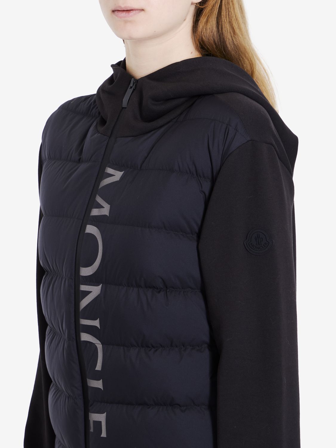 MONCLER フロントジップ付き中綿フーディー