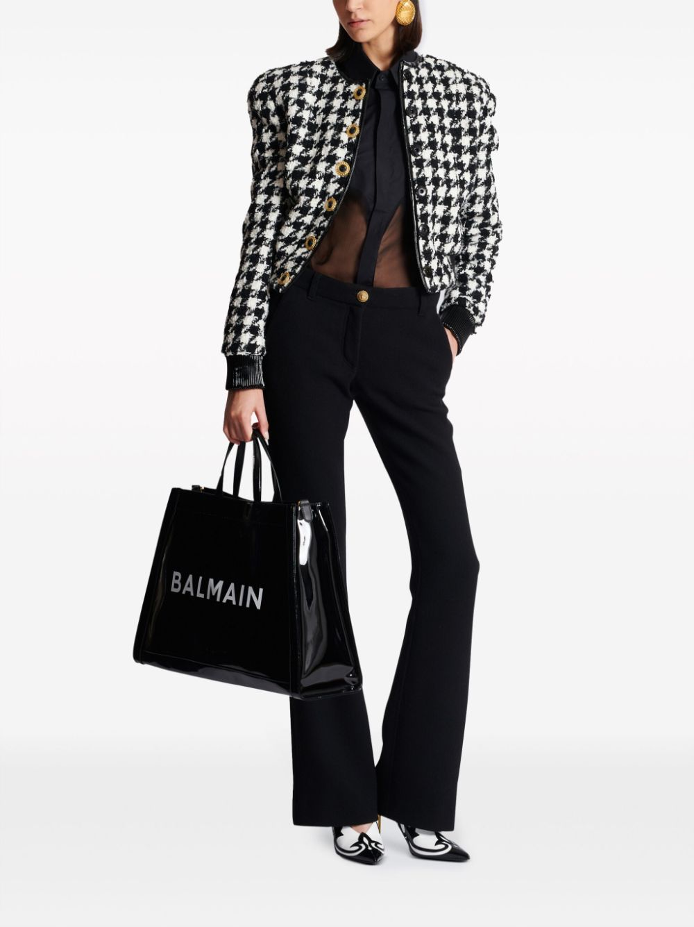 BALMAIN 上品で timeless なブラックフレアパンツ - 贅沢なヴァージンウールクレープテクスチャー