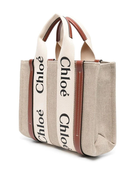 CHLOÉ 小さな白と青のリネントートバッグ（ブランド名以外）