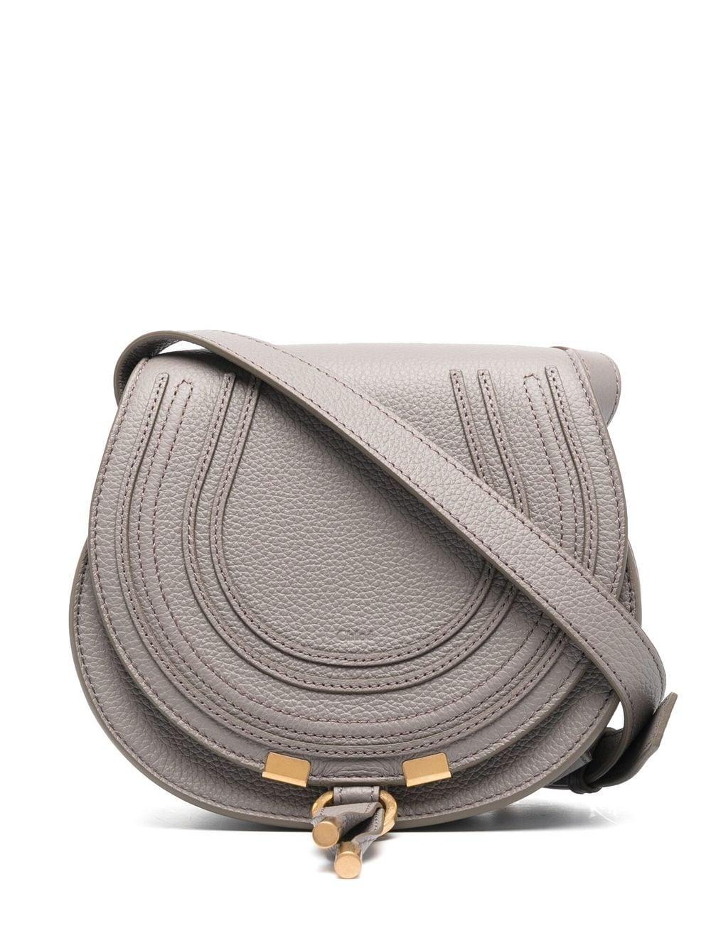 CHLOÉ エレファントグレーのチックなサドルハンドバッグ