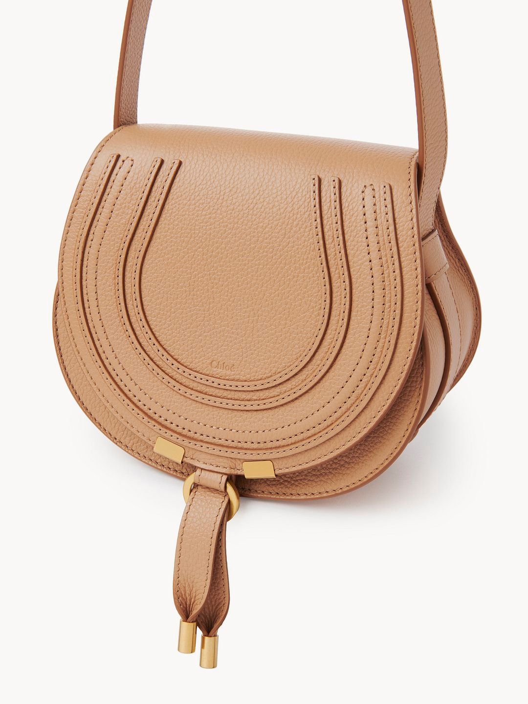 CHLOÉ エレファントグレーのチックなサドルハンドバッグ