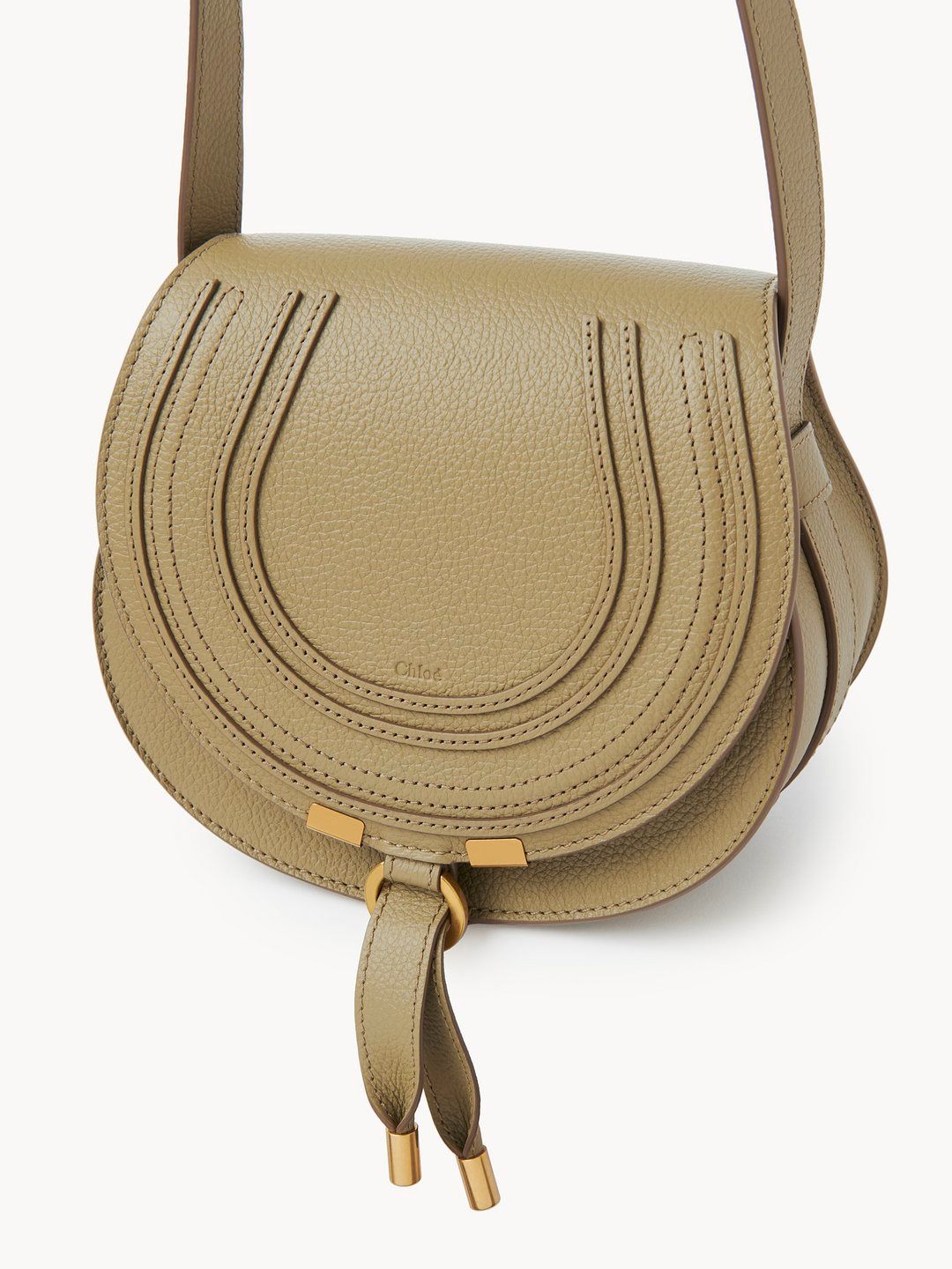 CHLOÉ エレファントグレーのチックなサドルハンドバッグ