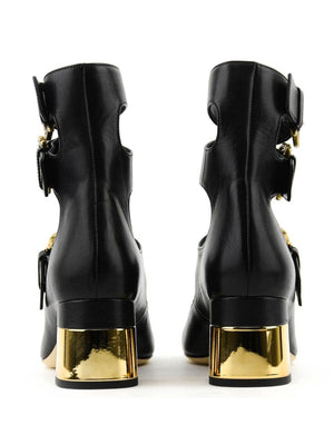 CHLOÉ Sophisticated Heel Shoe with Golden Buckles