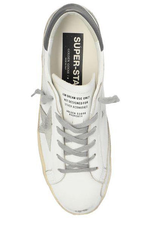 GOLDEN GOOSE スーパースター 白とグレーのレザースニーカー