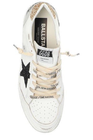 GOLDEN GOOSE シンプルな白と黒の女性用スニーカー