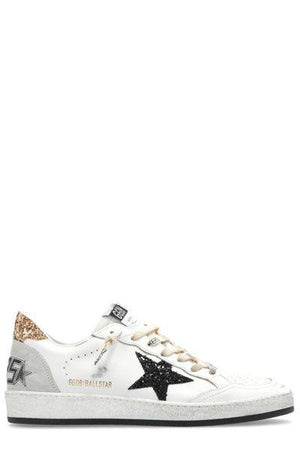 GOLDEN GOOSE シンプルな白と黒の女性用スニーカー