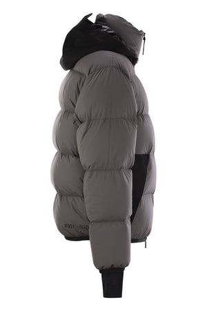 MONCLER GRENOBLE メンズショートダウンジャケット（フード付き）