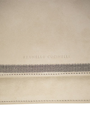 BRUNELLO CUCINELLI ストーンスエードハンドバッグ - 精緻なクラフトマンシップ、モダンで永遠のデザイン、マグネットクロージャー、取り外し可能なショルダーストラップ