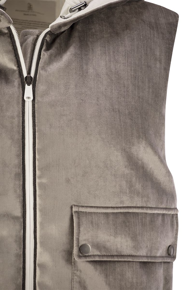 BRUNELLO CUCINELLI Sleek Sleeveless Velvet Down Jacket