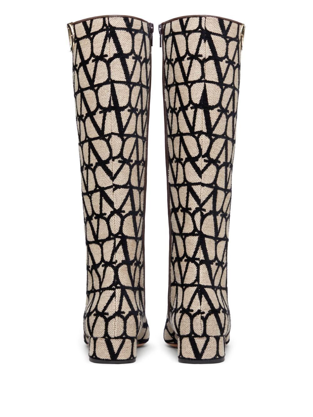 Chic SS23 Women's Boots in Naturale and Nero from Valentino Garavani