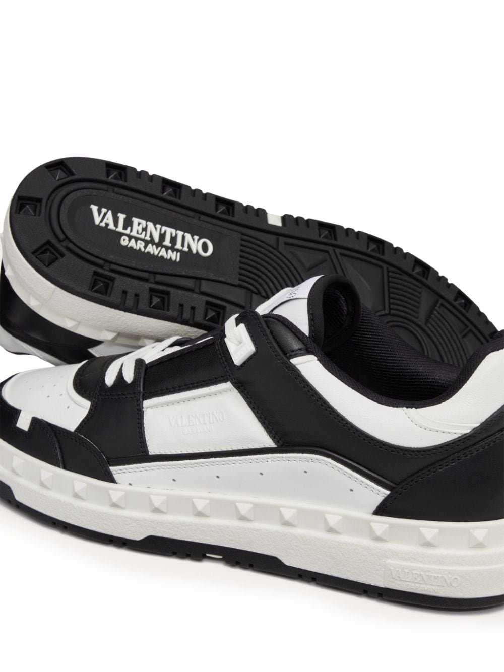 VALENTINO GARAVANI Freedots Leather Sneakers for Men